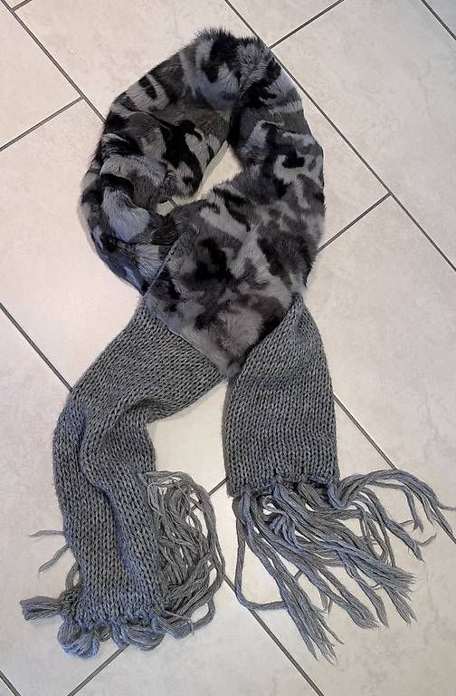 Foulards, Tücher & Schals: CUTULI CULT Wollschal mit Echtfell – Gebraucht aus Zürich von br2010