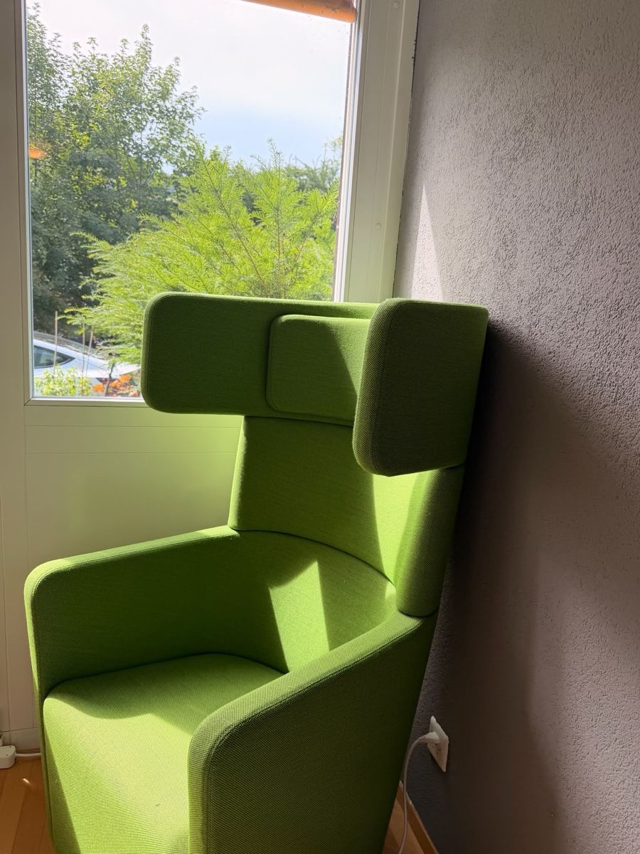 Sofas: Designer green single seater sofa big – Gebraucht aus langnau am albis von stanvrensburg