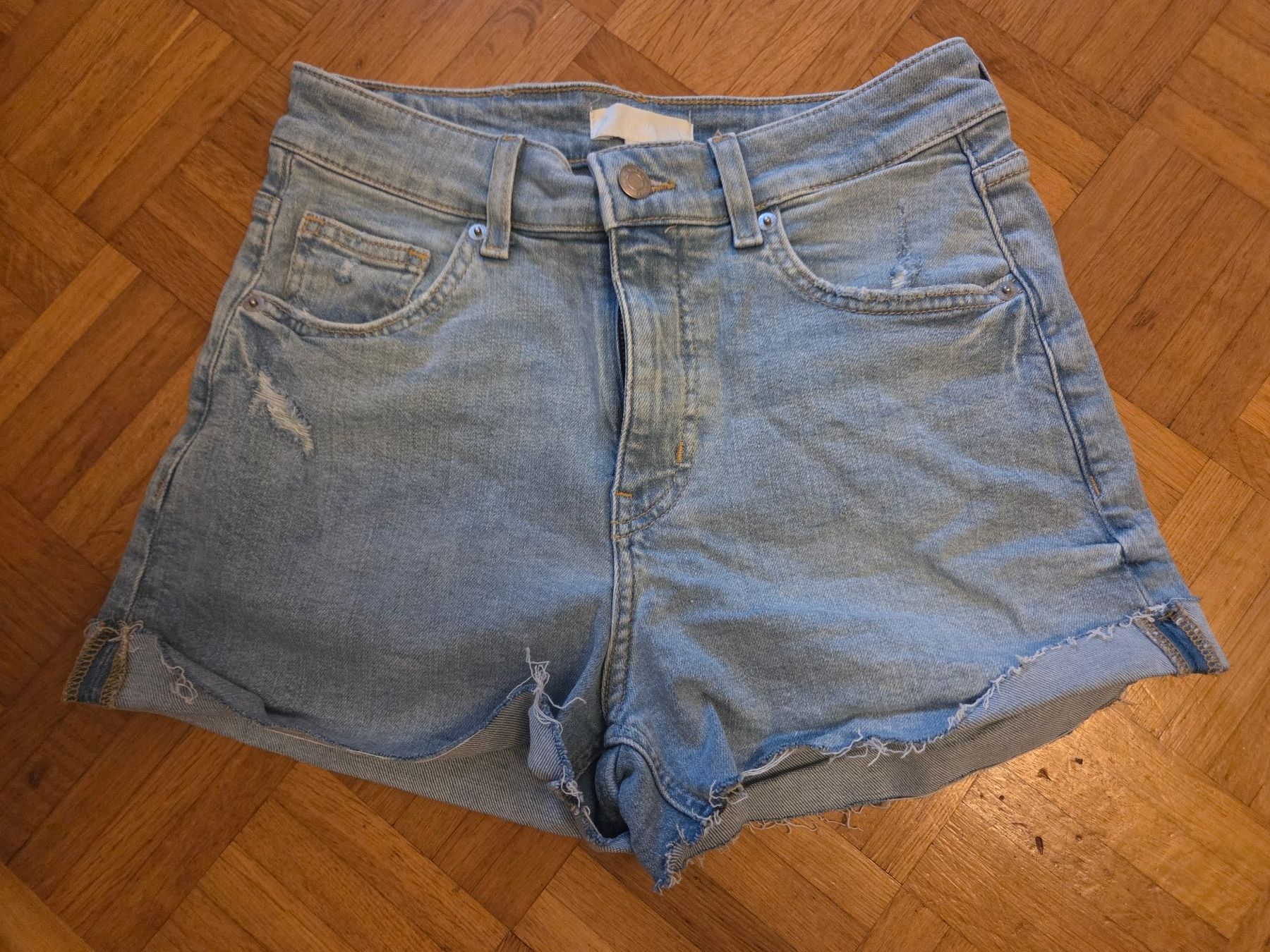 Pantaloni: Shorts und leichte Hose Gr. 38 – Usato da Basel venduto da grandfamily 2
