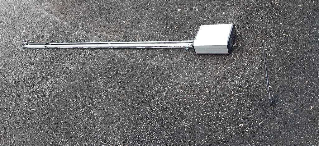 Sonstiges Elektromaterial: Motorisation de porte de garage – Gebraucht aus Plan-les-Ouates von Flo101