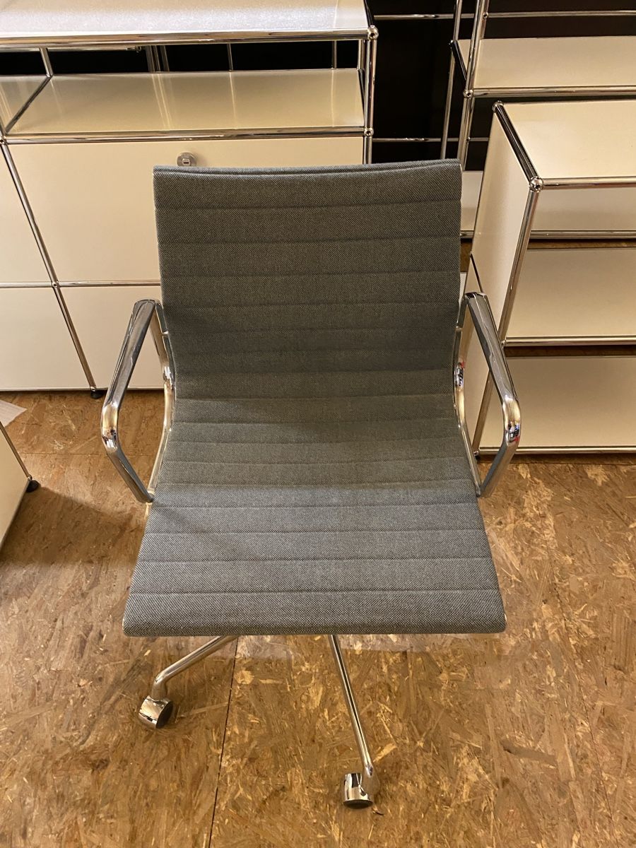 Vitra Sedie: VITRA EA 117 - Gratis Lieferung ! – Usato da Rikon im Tösstal venduto da Design4Life 3