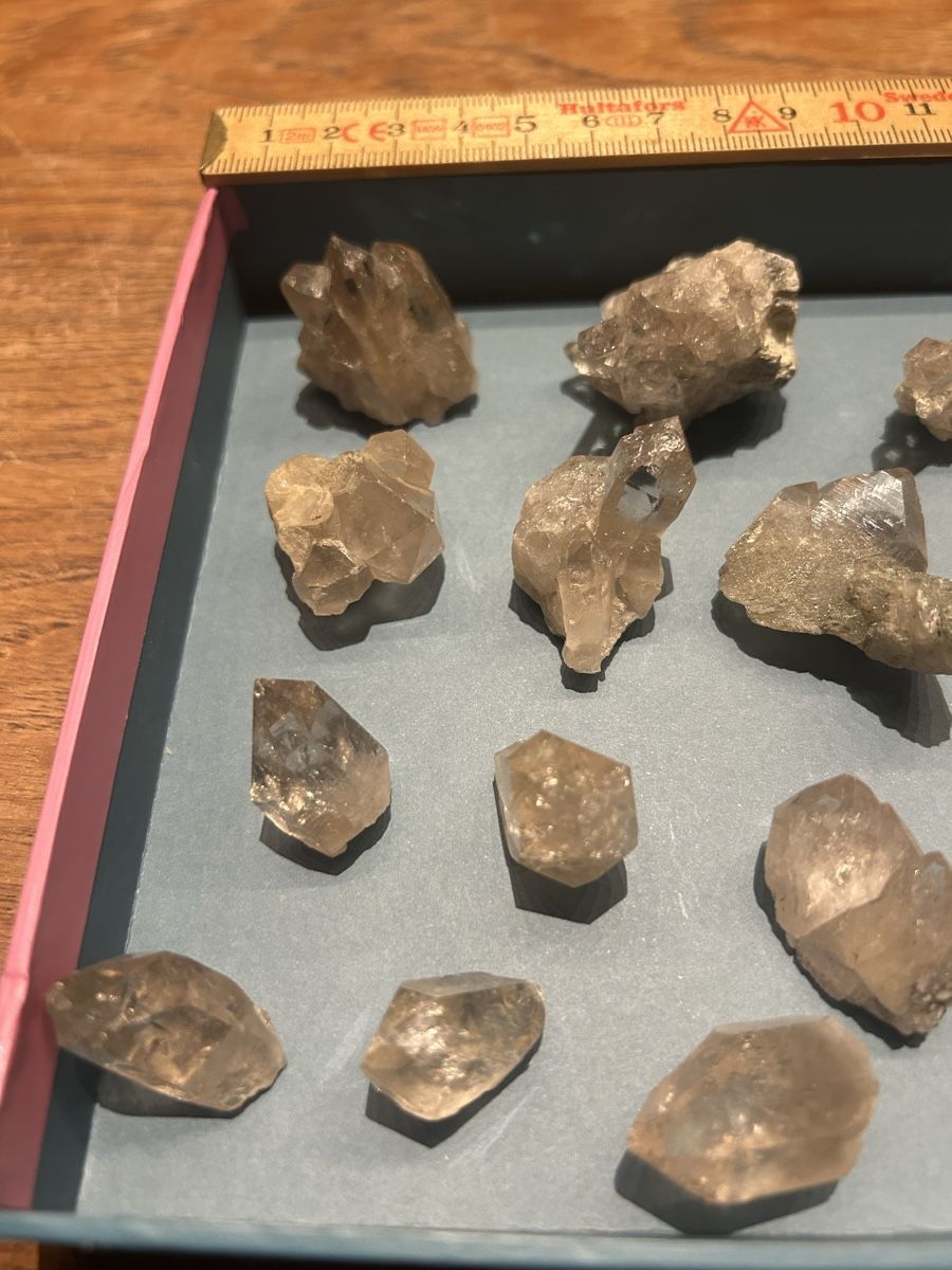 Mineralien & Heilsteine: Bergkristalle – Gebraucht aus Bern von jetblack 3