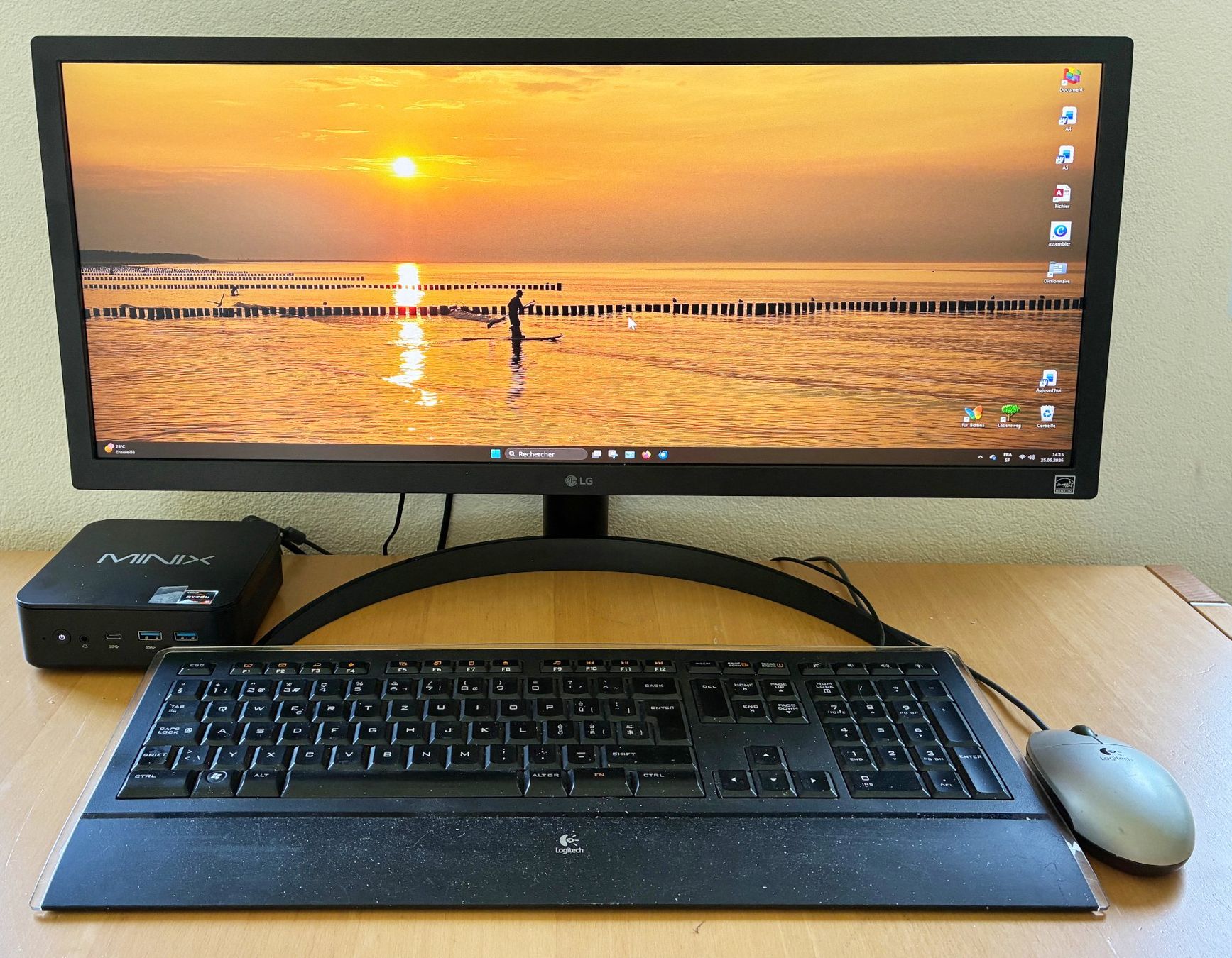 PC: Neuwertiger Computer mit Breitbild-Monitor – Nuovo (secondo la descrizione) da Appenzell venduto da kije44