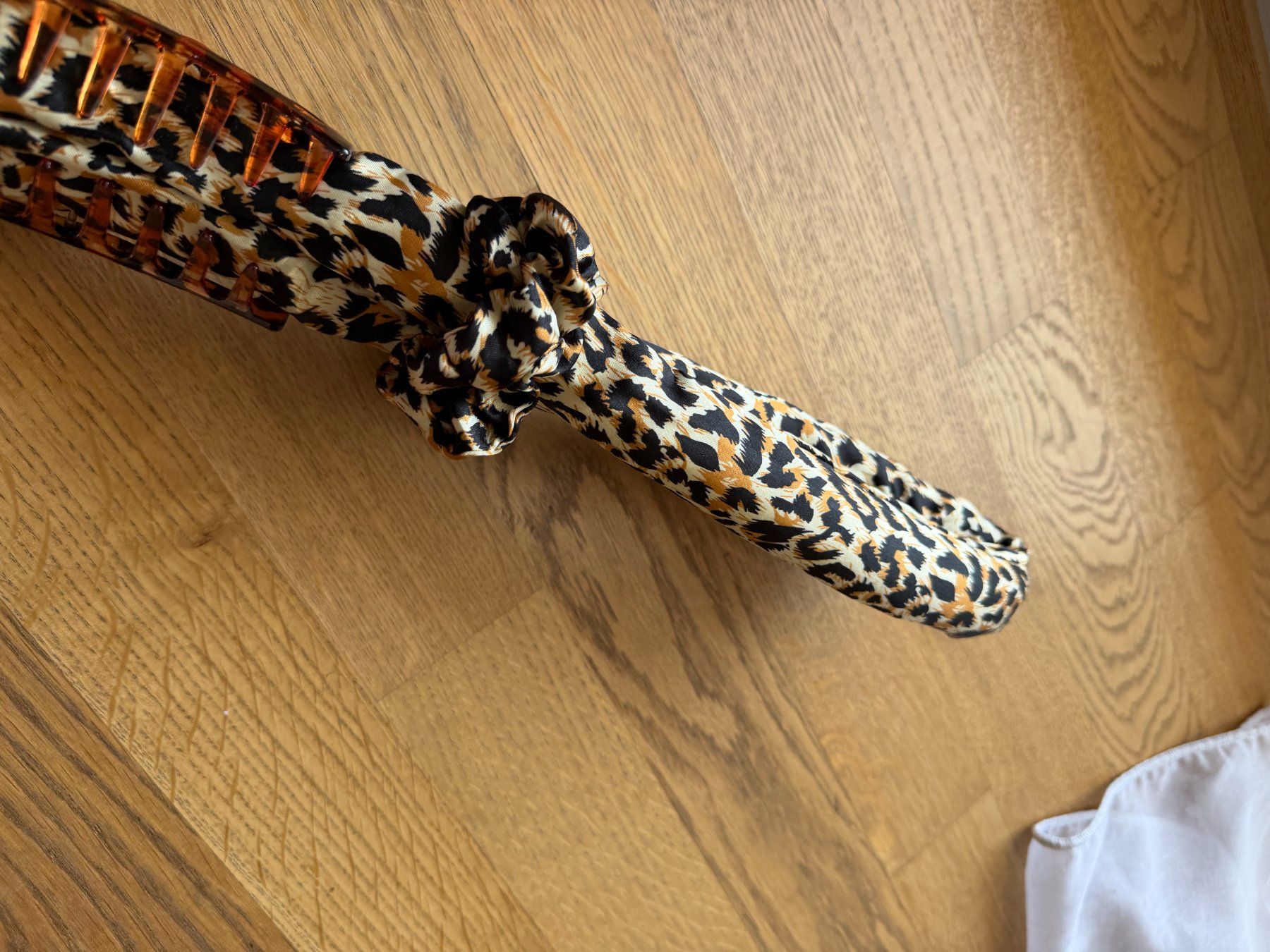 Accessori per capelli: Haarstyling Lockenwickler Leopardenmuster mit Klemme – Usato da Riehen venduto da ann_76jw 3