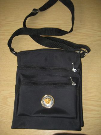 schwarze Handtasche