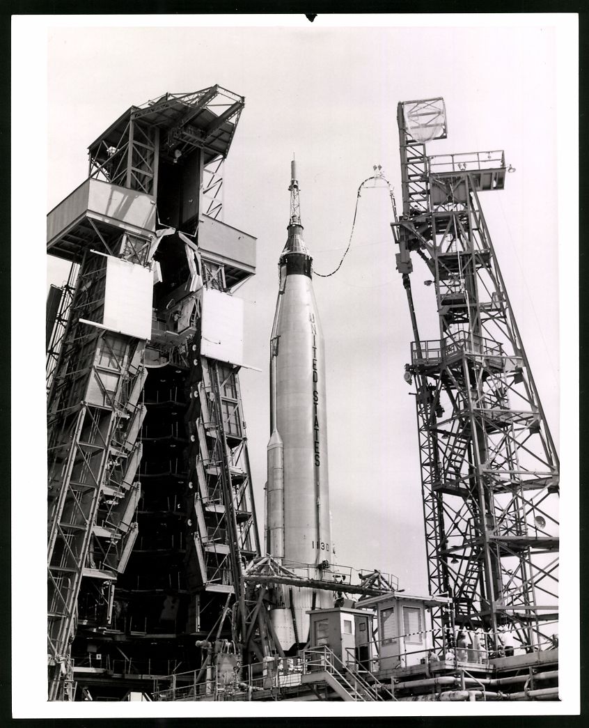 Fotografie &  Plakate: Fotografie USIS Photo, Mercury Spacecraf – Gebraucht aus Berlin von bartko-reher