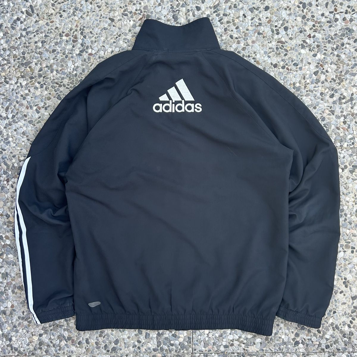 Adidas Giacche: Vintage Adidas Black Track Jacket – Usato da brent venduto da fukusapes 4