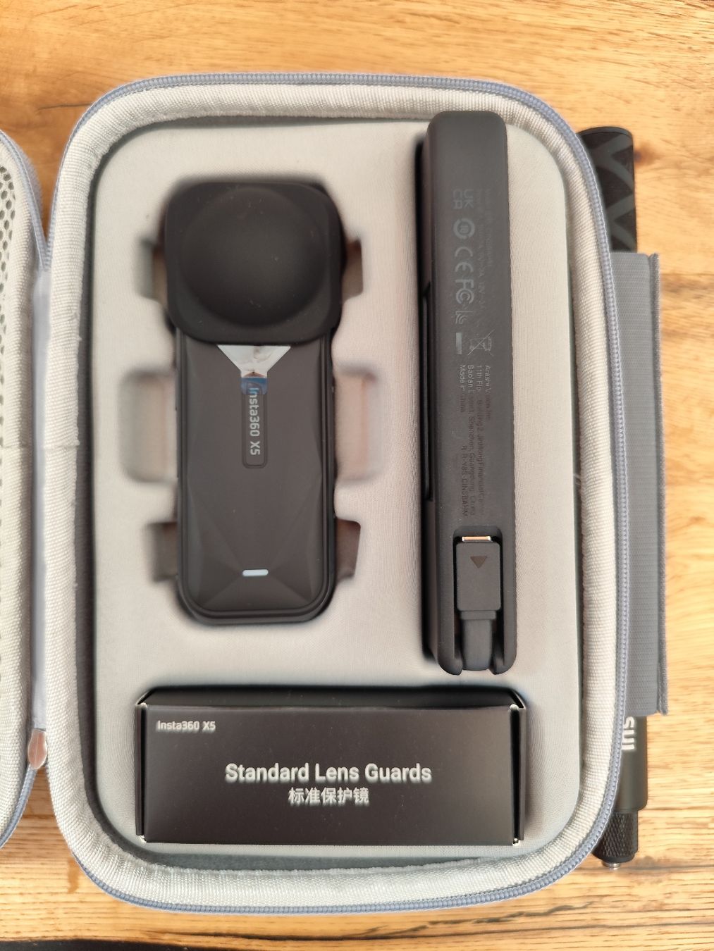 Insta360 Action Cam: Insta360 X5 Essentials Bundle Kamera Set & Zubehör inklusive – Nuovo (secondo la descrizione) da Winterthur venduto da SMOKY062 1