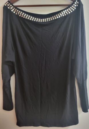 Schickes, schwarzes Damen Oberteil mit Nieten