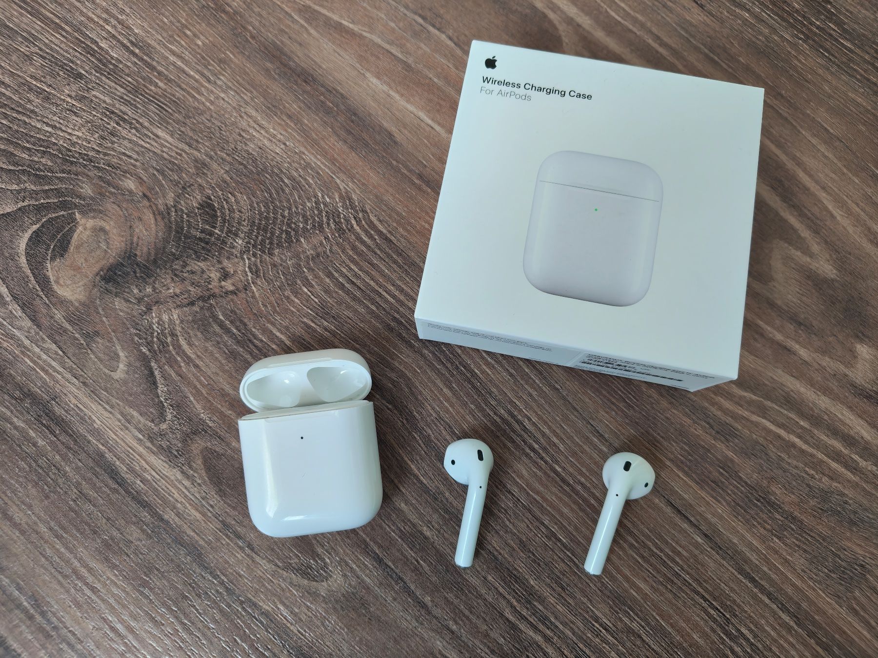 Apple Casques audio: Airpods mit Wireless Charing Case – D'occasion à Seuzach par Mike79