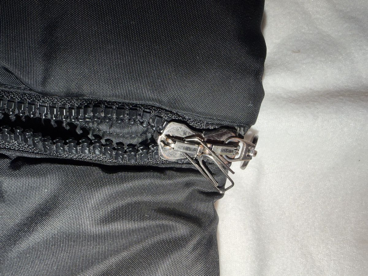 Moncler Giacche: Moncler Damenjacke Schwarz  – Usato da St.Gallen venduto da chevyy 7