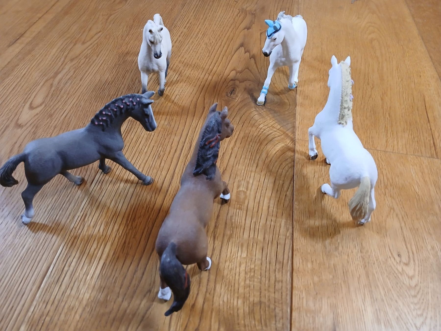 Schleich Jouets: 5 SCHLEICH   PFERDE – D'occasion à Unterengstringen par Nincraft 1