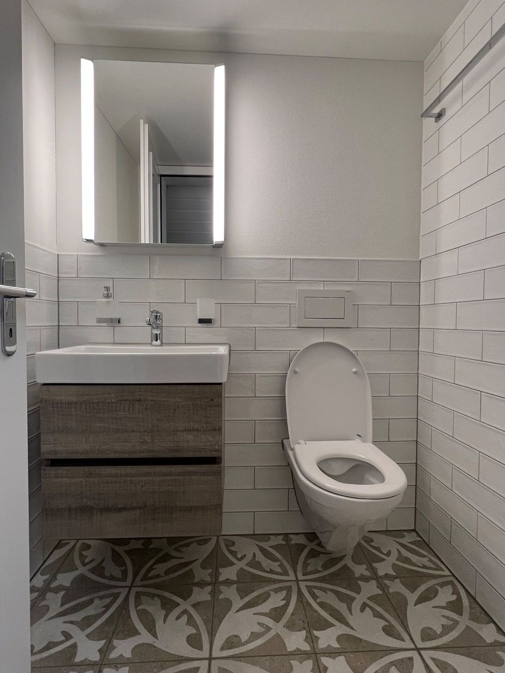 Docce: Komplettes Badezimmer und Dusche – Usato da Oberägeri venduto da cle_7fqt 1