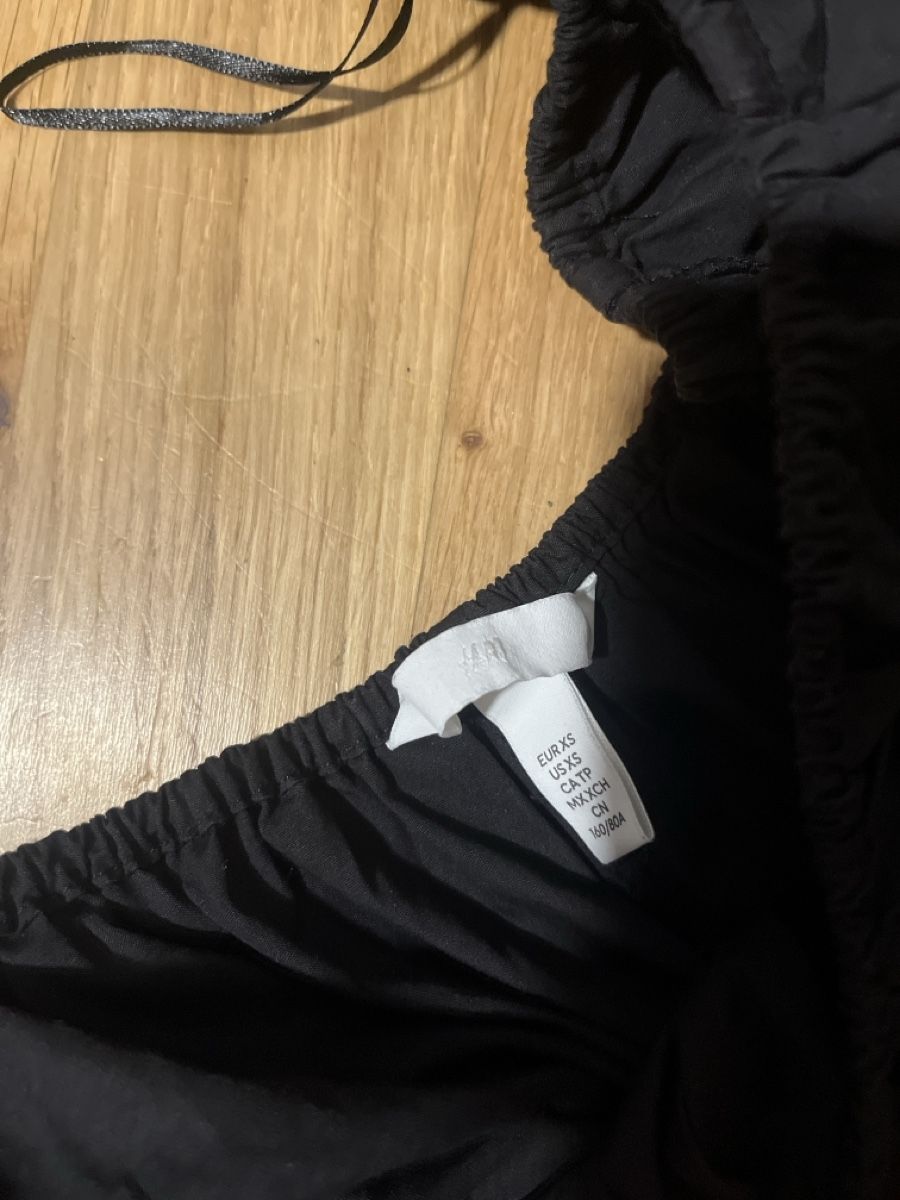 H&M Vestiti: Robe noire H&M – Usato da Le Locle venduto da Mayd_h 1