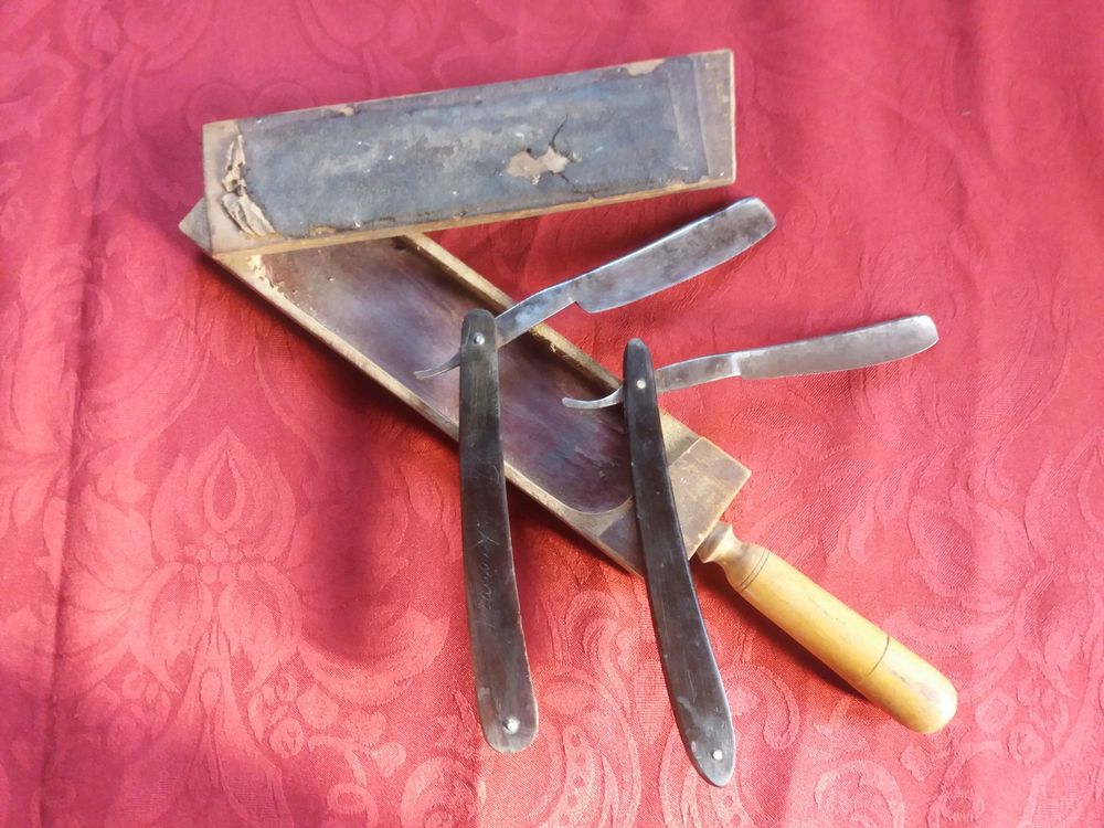 Rasoirs anciens de barbier, dans coffret d'origine ! (D'occasion) à ...