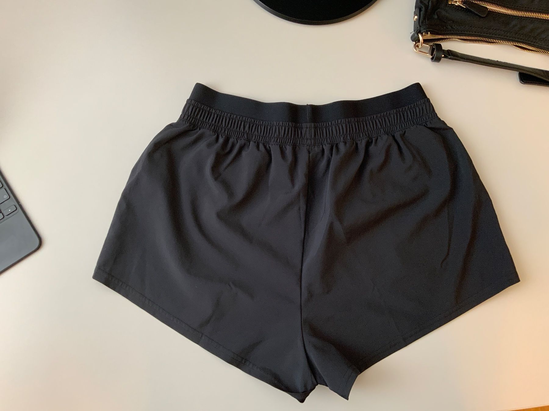Gymshark Pantaloni: Gymshark Shorts Gr. S – Nuovo (secondo la descrizione) da Wetzikon ZH venduto da ale_5bvt 1