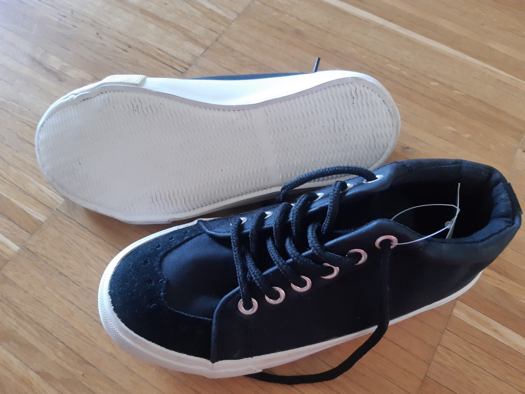 Schuhe für Jungen: Sneaker Gr. 32 – Neu und originalverpackt aus Zürich von dayalal 2