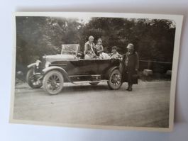 Historische Aufnahme Auto mit Personen 1930er R50
