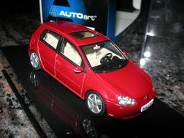 Volkswagen Golf 2003 rot * AUTOart 1:43
