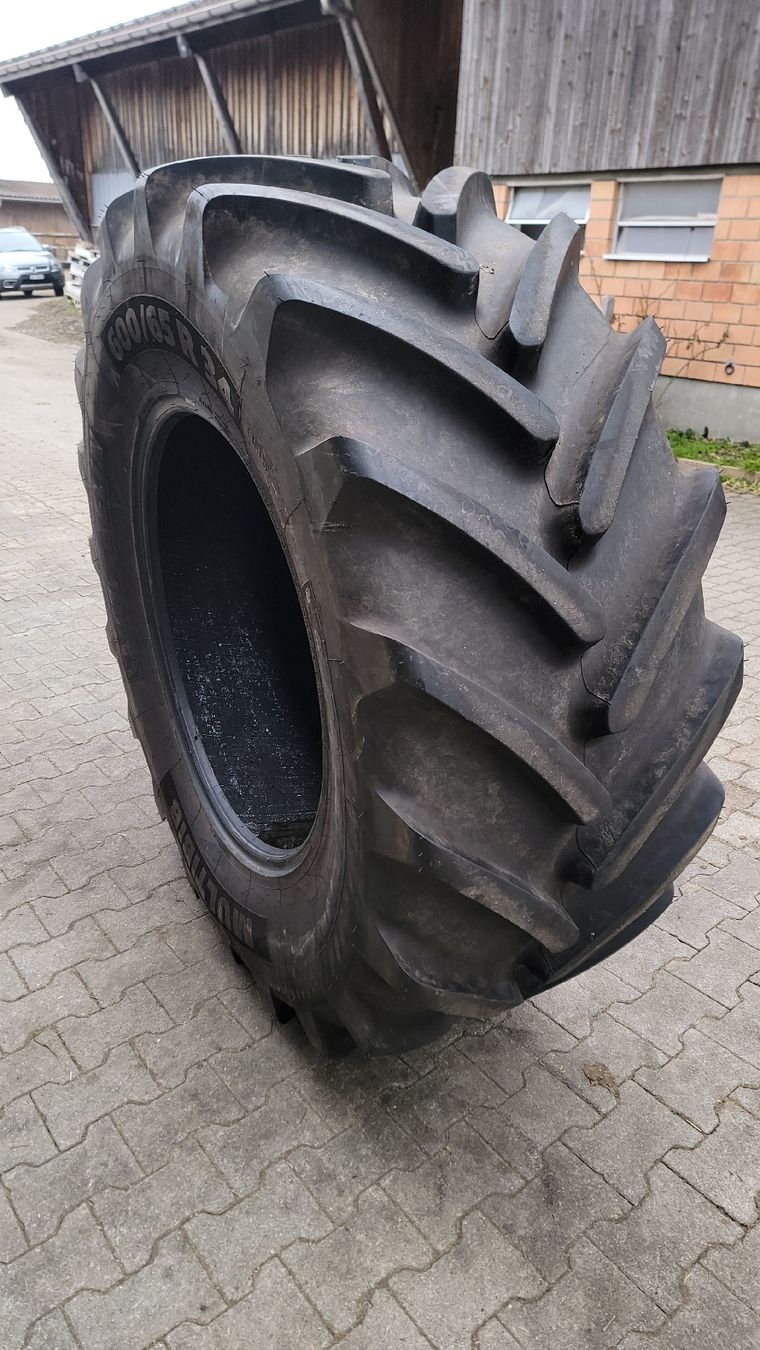 Trattori: Michelin Traktor Reifen 600/65R34 – Usato da Herisau venduto da ret_sgx7