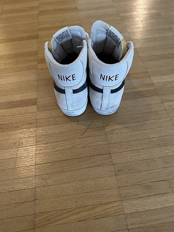 Herrenschuhe: Selten Getragene Nike Sneakers – Gebraucht aus Stans von go__hh9x 2
