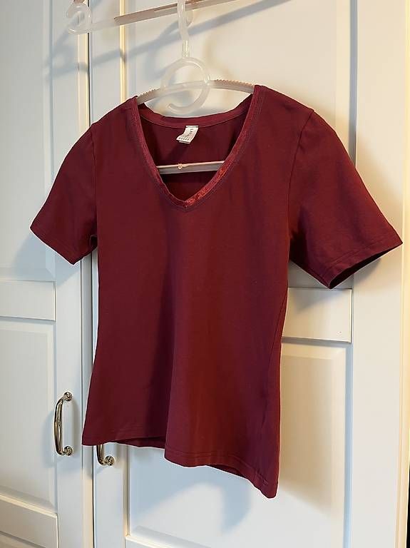 T-shirt: Lascana Shirt 34 – Usato da Stallikon venduto da Kuschligwuschlig1
