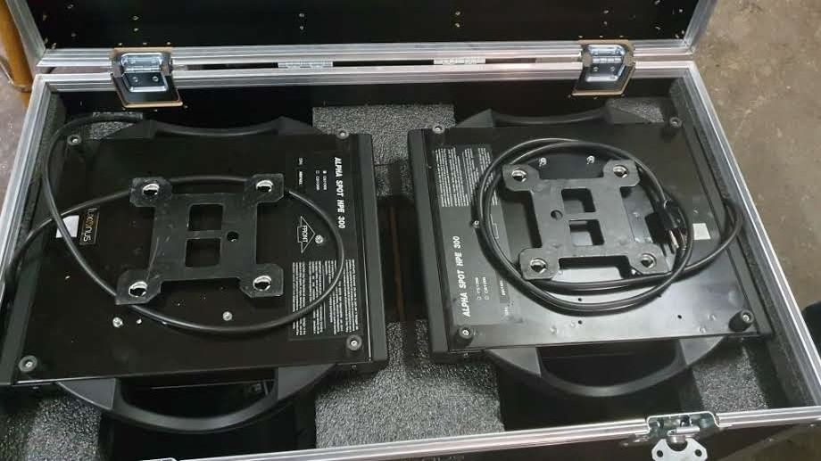 Lampade: Clay Paky Alpha Spot HPE300 – Usato da Lausanne venduto da luxonus 3