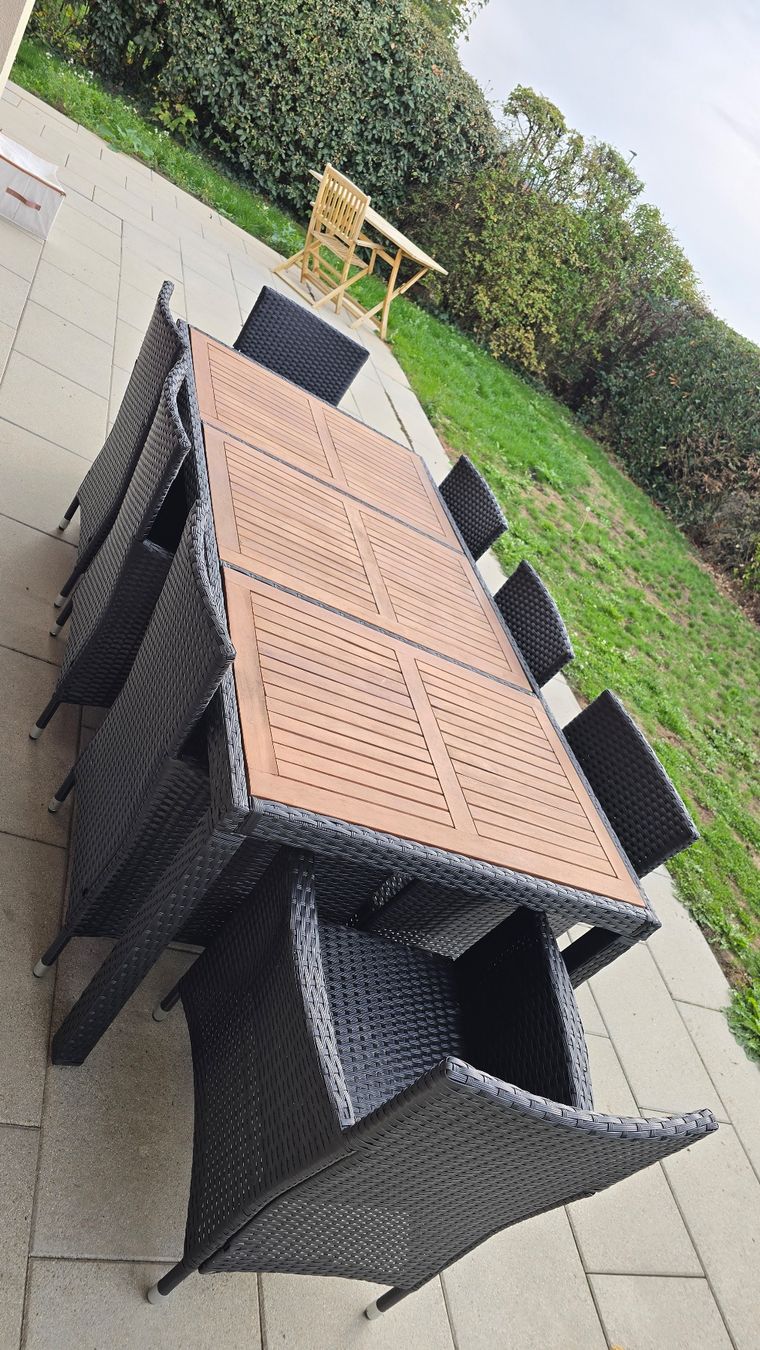 Set tavolo e sedie: Ensemble de jardin avec table, chaises et coussins – Usato da Missy venduto da TThomasssss 1