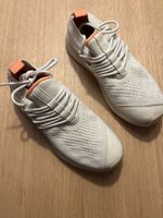 Sneaker Lane-Eight
