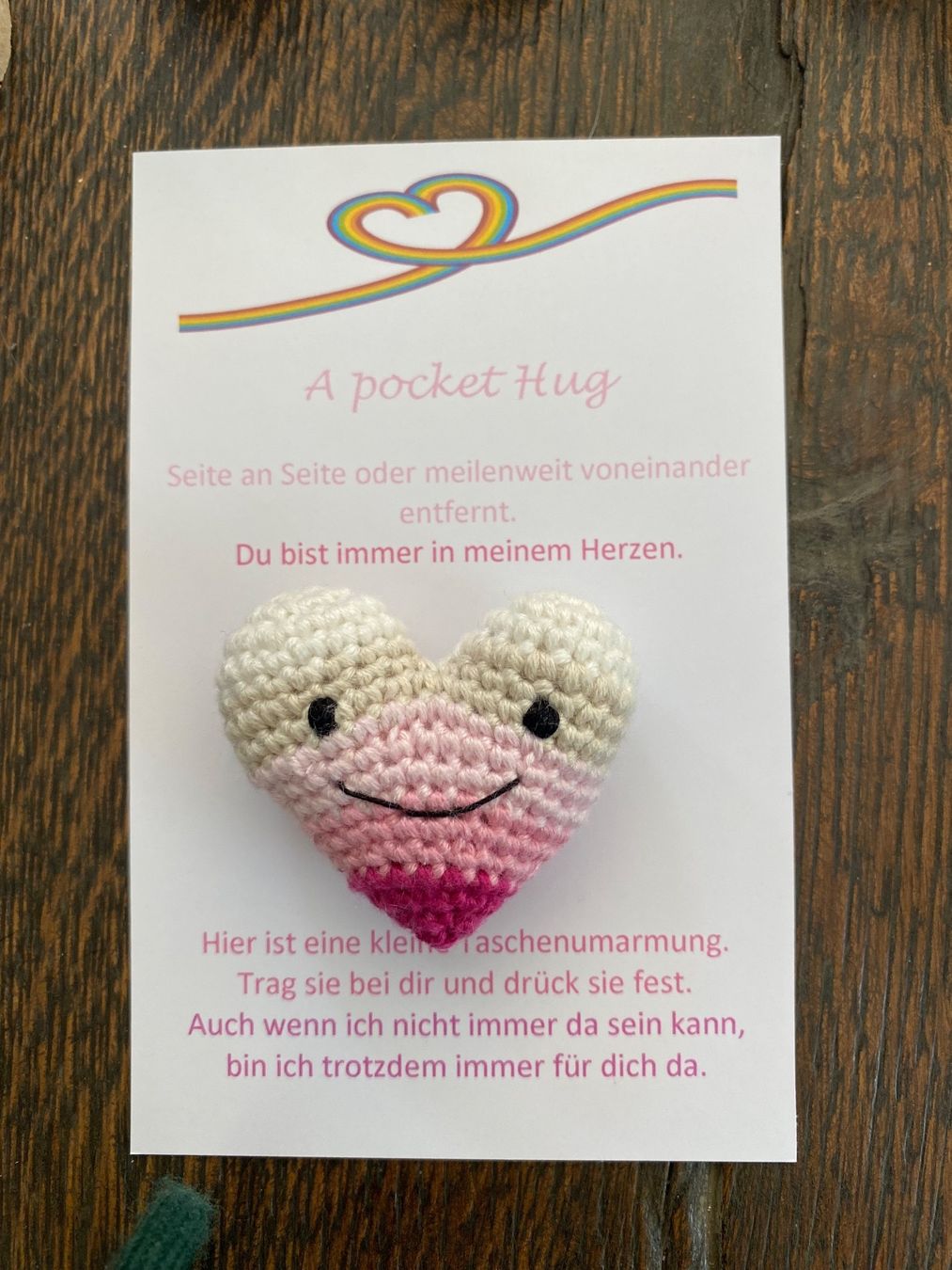 Cartoline: Pocket Hug / Taschenumarmung Handmade – Nuovo e nell'imballaggio originale da St. Niklaus VS venduto da loumonrohandmade