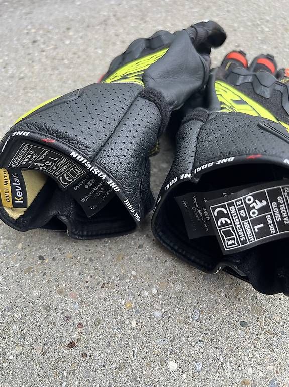 Sonstige Accessoires für Herren: Alpinestars GP Tech V2 Racing Handschuhe – Gebraucht aus Untersiggenthal von Bero177 4