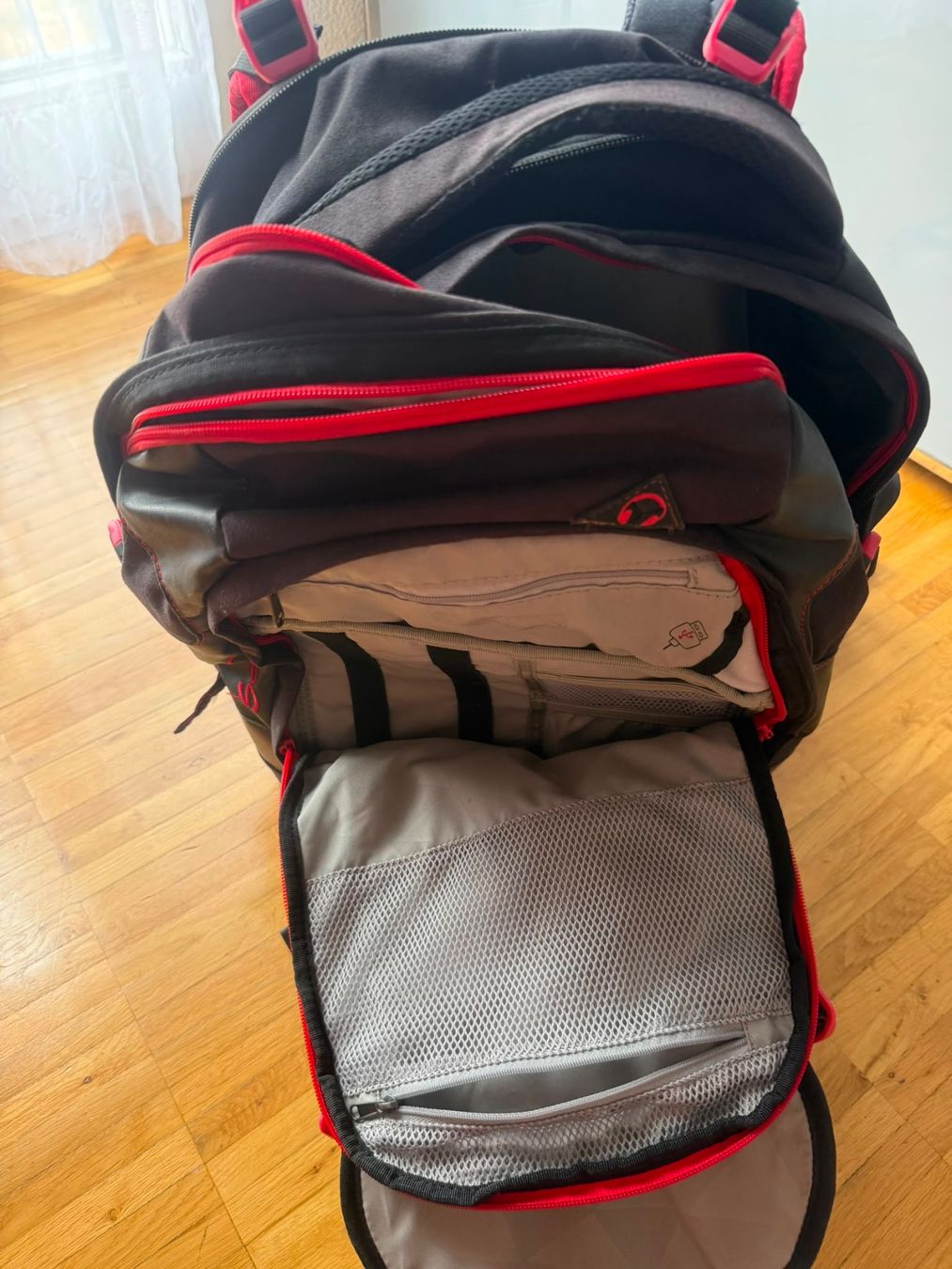 Satch Borse & Zaini: Satch Rucksack schwarz rot guter Zustand – Usato da Kloten venduto da smo_xv5q 3