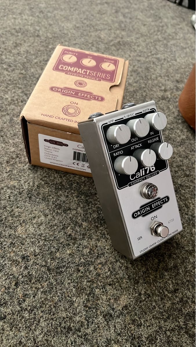 Strumenti musicali: Origin Effects Cali76 Compact Deluxe Compressor Guitar Pedal – Nuovo (secondo la descrizione) da Bönigen venduto da mitch_great_to_play 1