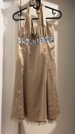 Goldenes Kleid