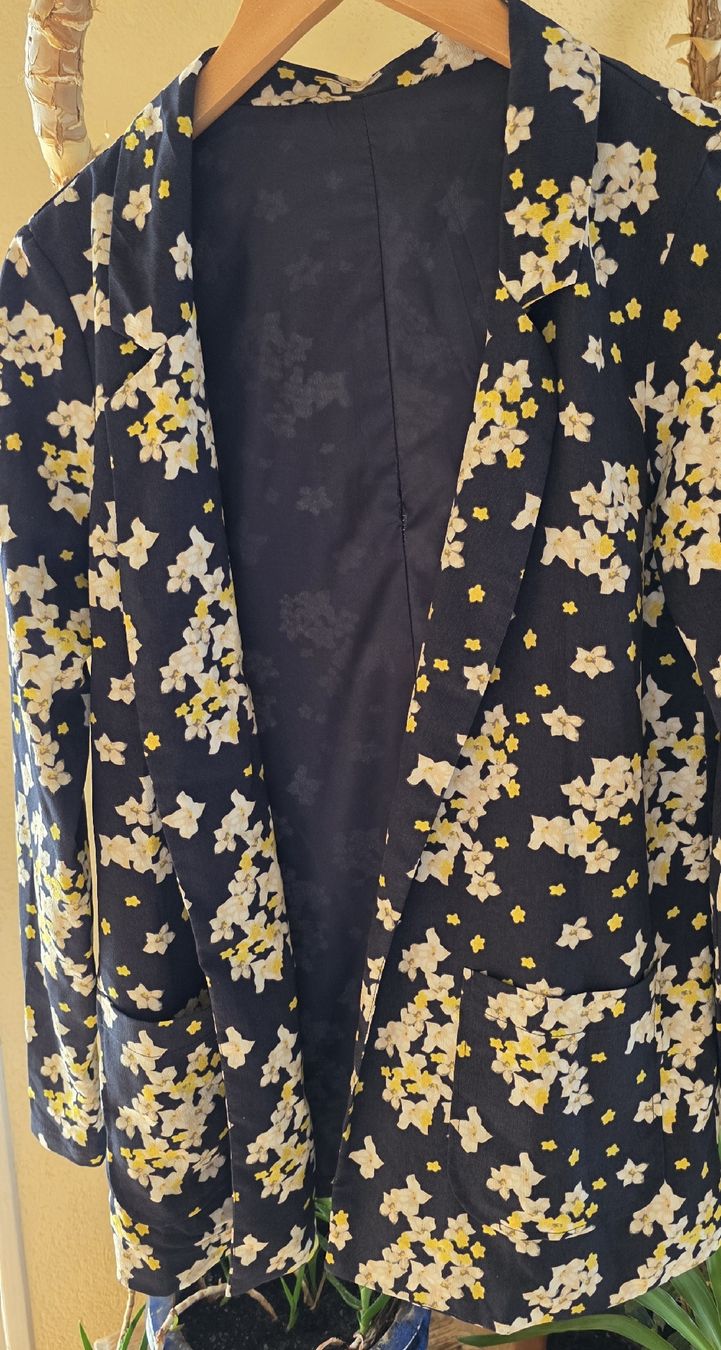 Giacche: Veste blaser bleu marine et jaune – Usato da Yverdon-les-Bains venduto da van_dq65