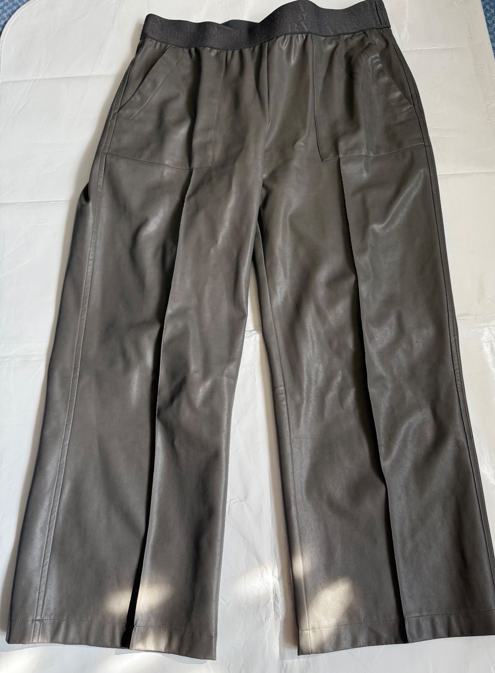 Cambio Pantaloni: Cambio Culotte Hose Kunstleder Gr. 40 – Usato da Pfäffikon ZH venduto da Margot1 1