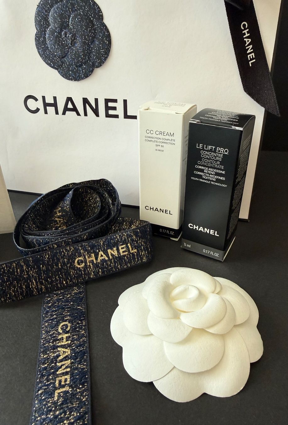 Chanel Borse: CHANEL - Parfumminis  Papiertasche Kamelie Geschenksband – Nuovo (secondo la descrizione) da St. Gallen venduto da aracne 3