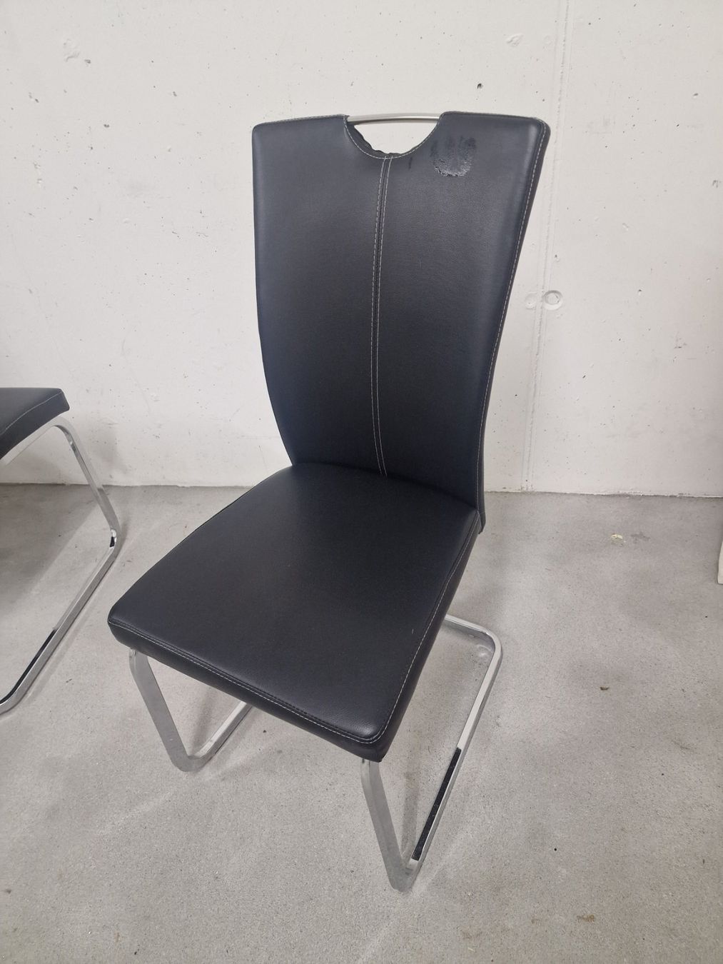 Chaises: 4 Stühle Freischwinger Lederlook – D'occasion à Buchs ZH par xen_vbk2 4