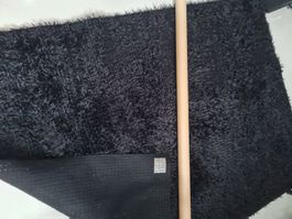 schwarzer Teppich 1.78 x 2.30m Möbel Pfister