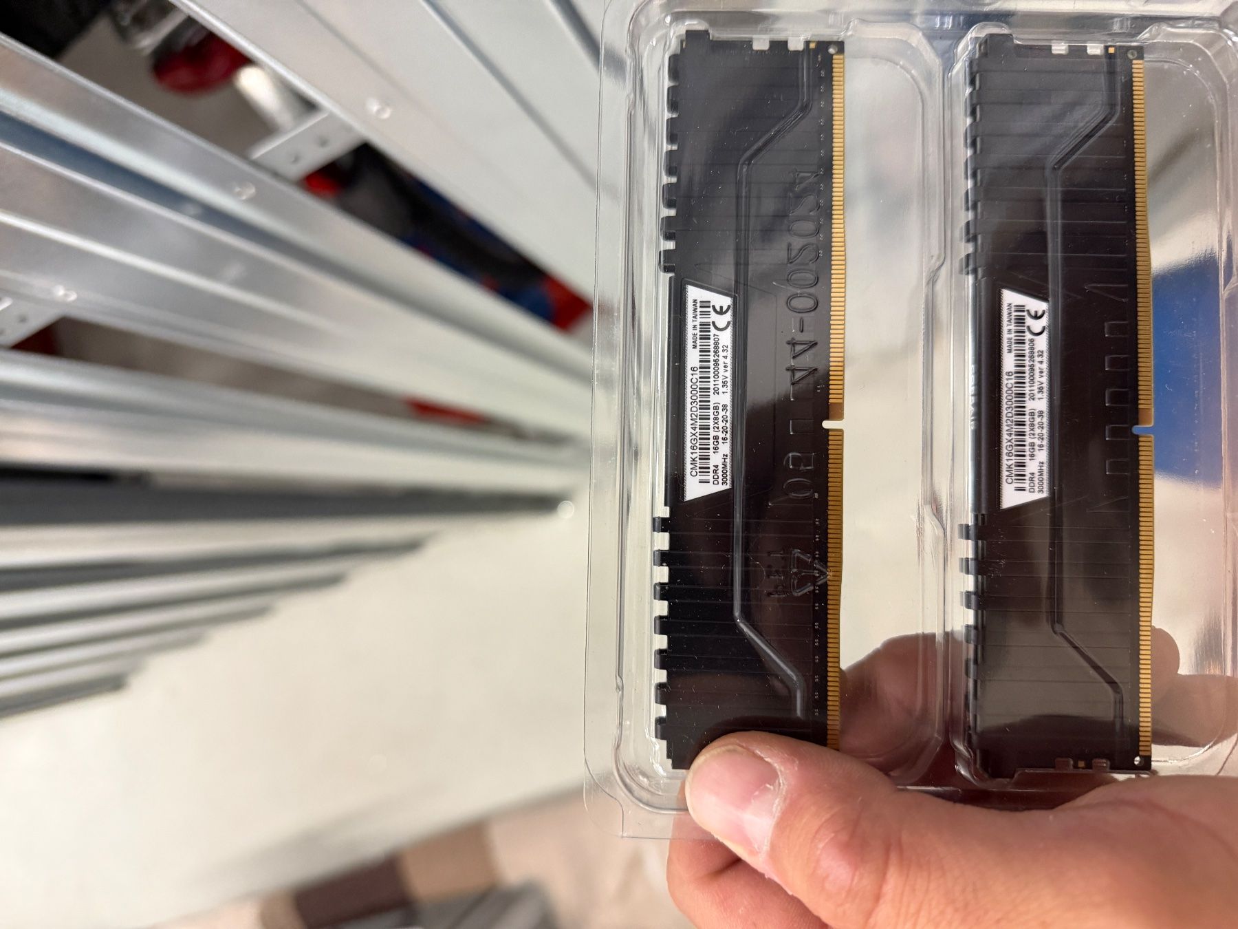 Componenti elettronici: 2x 8GB DDR4 RAM Modules - Fast Upgrade – Nuovo (secondo la descrizione) da Lenzburg venduto da VukiSee 2