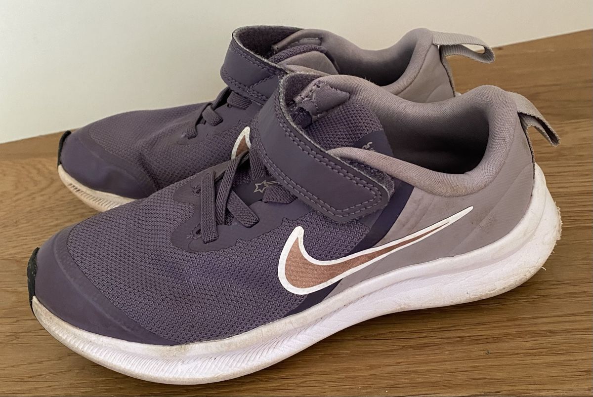 Nike Scarpe per ragazze: Nike Turnschuhe - Gr. 31 – Usato da Frenkendorf venduto da Kompasskind