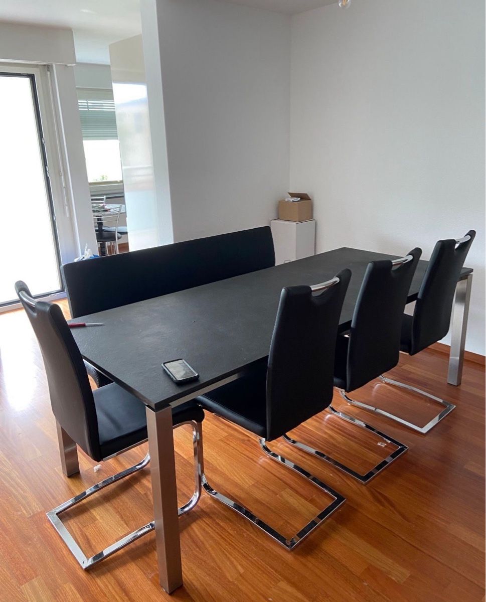Tavoli: Sleek Dark Ceramic Dining Table — Seating Included for FREE – Usato da Menzingen venduto da bou_55xq 2