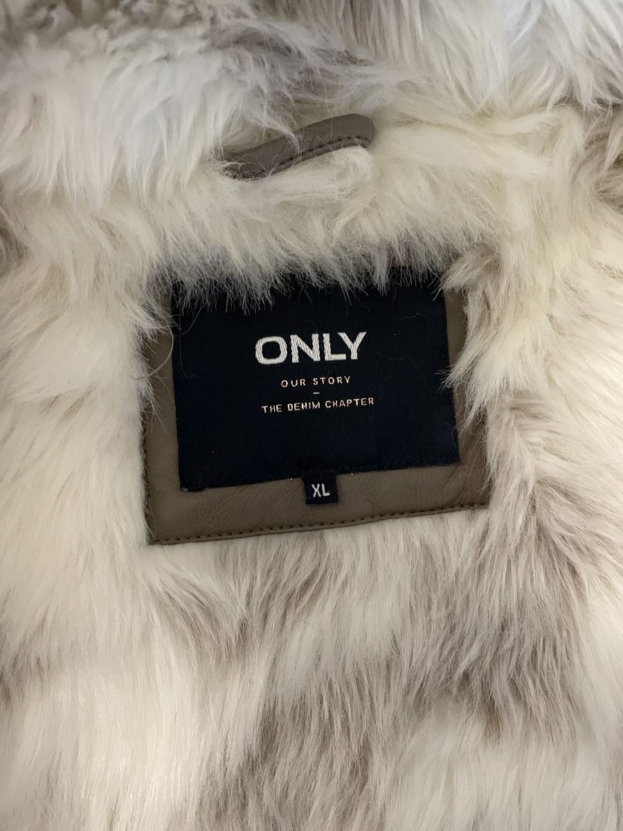 Only Jacken: Only Winterjacke mit Kunstfellfutter beige Grösse XL – Gebraucht aus Aarau Rohr von keedom 3