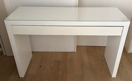IKEA MALM Schminktisch mit Glasplatte zu Verschenken