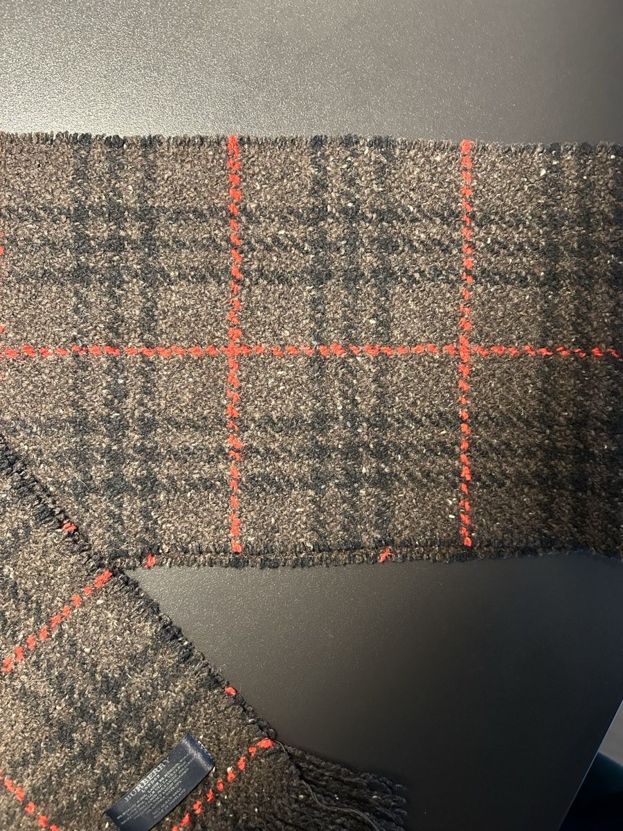 Burberry Foulard & Sciarpe: Écharpe Burberry brun foncé – Nuovo (secondo la descrizione) da Pully venduto da rosipa 3