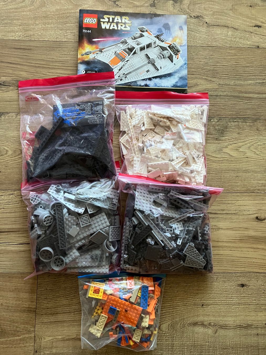 Lego Kit di costruzioni: LEGO Star Wars 75144 Snowspeeder  UCS – Usato da Châtel-St-Denis venduto da Lestresorsdugrenier 2