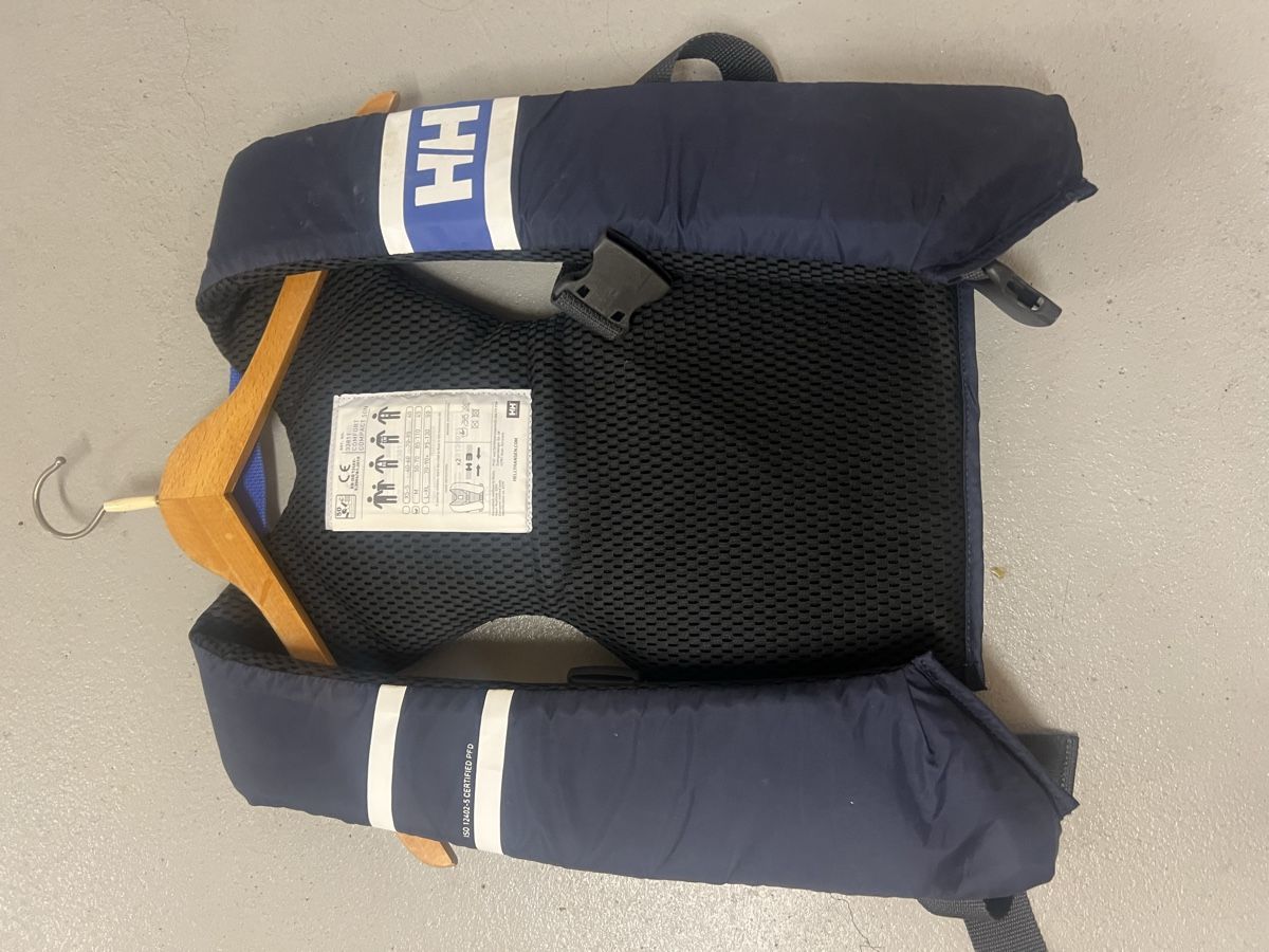Helly Hansen Giubbotti di salvataggio: Schwimmweste S/M – Usato da Ittigen venduto da ABalli