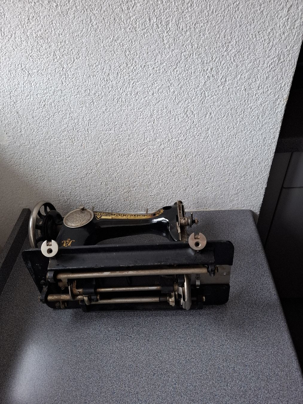 Singer Nähmaschine antik mit Goldverzierung schwarz (D'occasion) à Bern ...