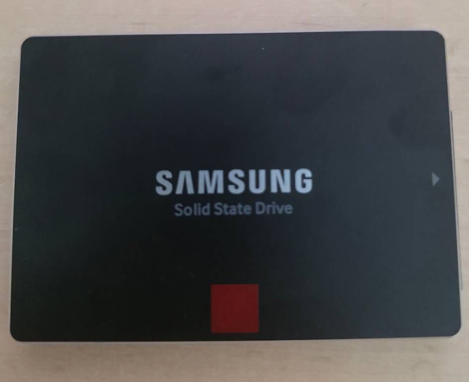 Disques durs: Samsung 850 PRO SSD 256GB – D'occasion à Basel par Junior_Store