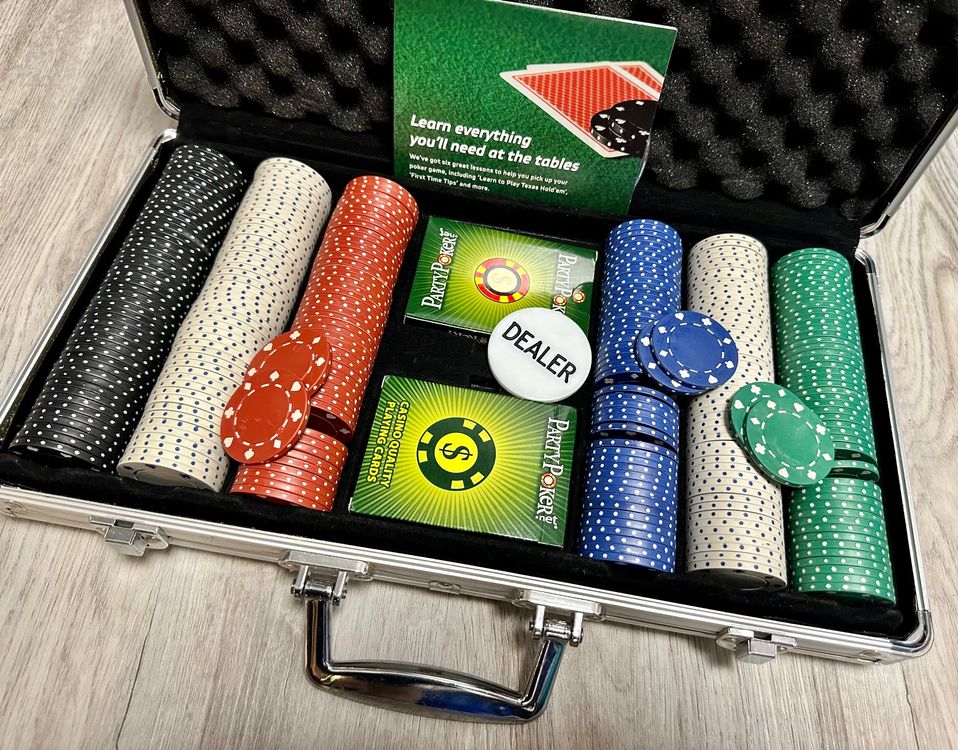 Pokerset im Alukoffer, Spielkarten, Chips, Würfel | Kaufen auf